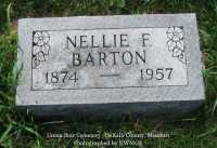 0698_barton_nellie_with_family_stone